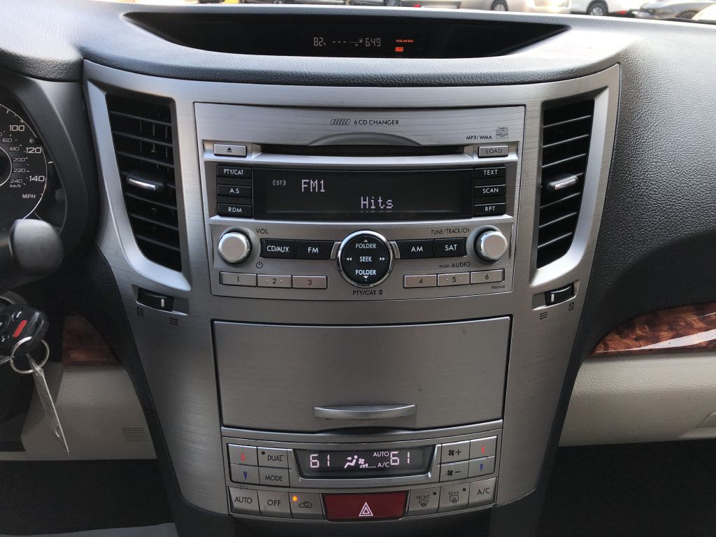 2010 Subaru Outback Image 23