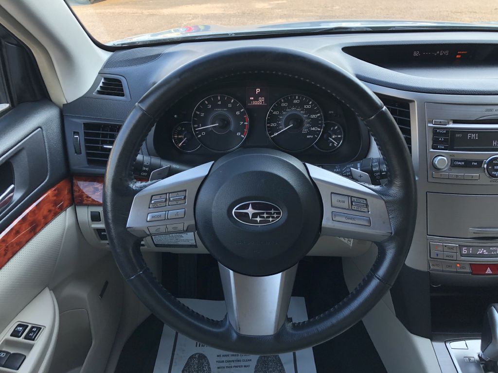 2010 Subaru Outback Image 28