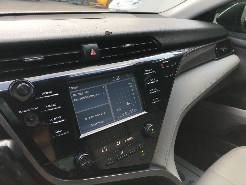 2019 Toyota Camry Image 21