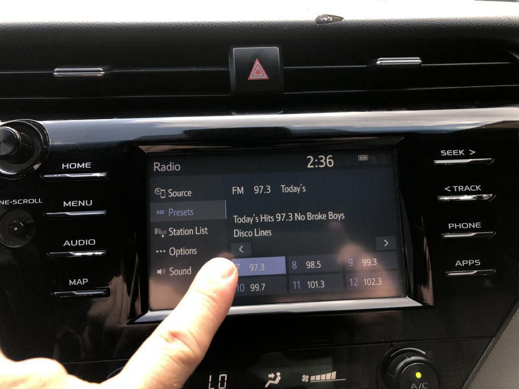 2019 Toyota Camry Image 30