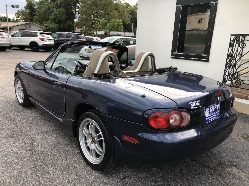 2003 Mazda MX-5 Miata Image 9