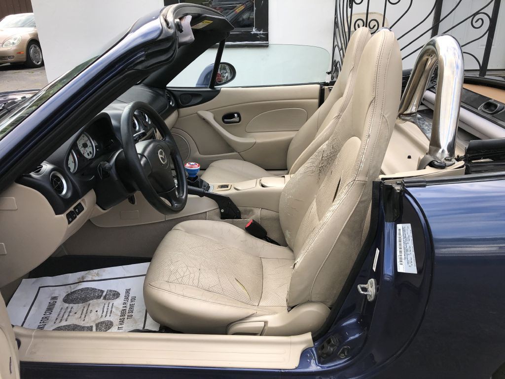 2003 Mazda MX-5 Miata Image 17