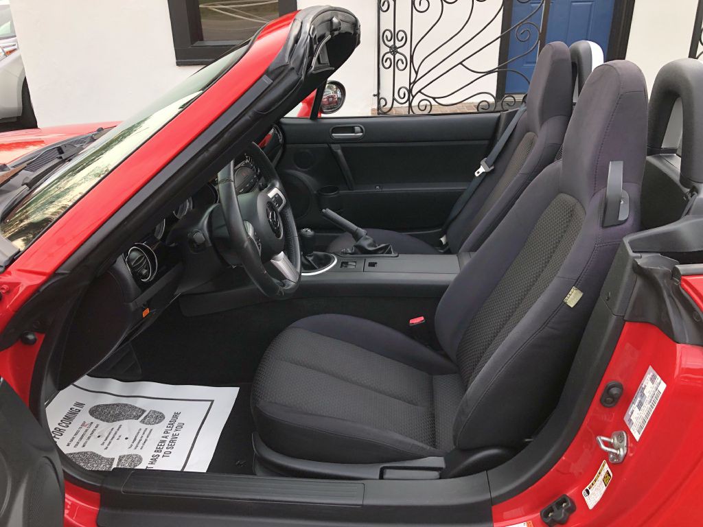 2006 Mazda MX-5 Miata Image 18