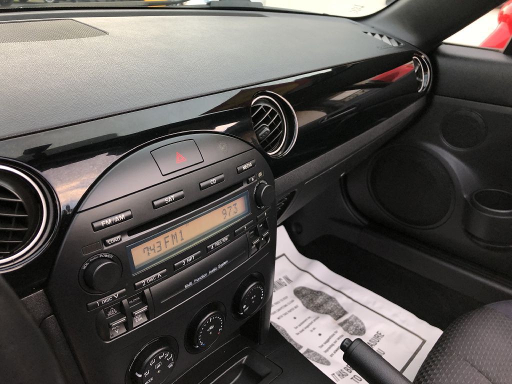 2006 Mazda MX-5 Miata Image 25