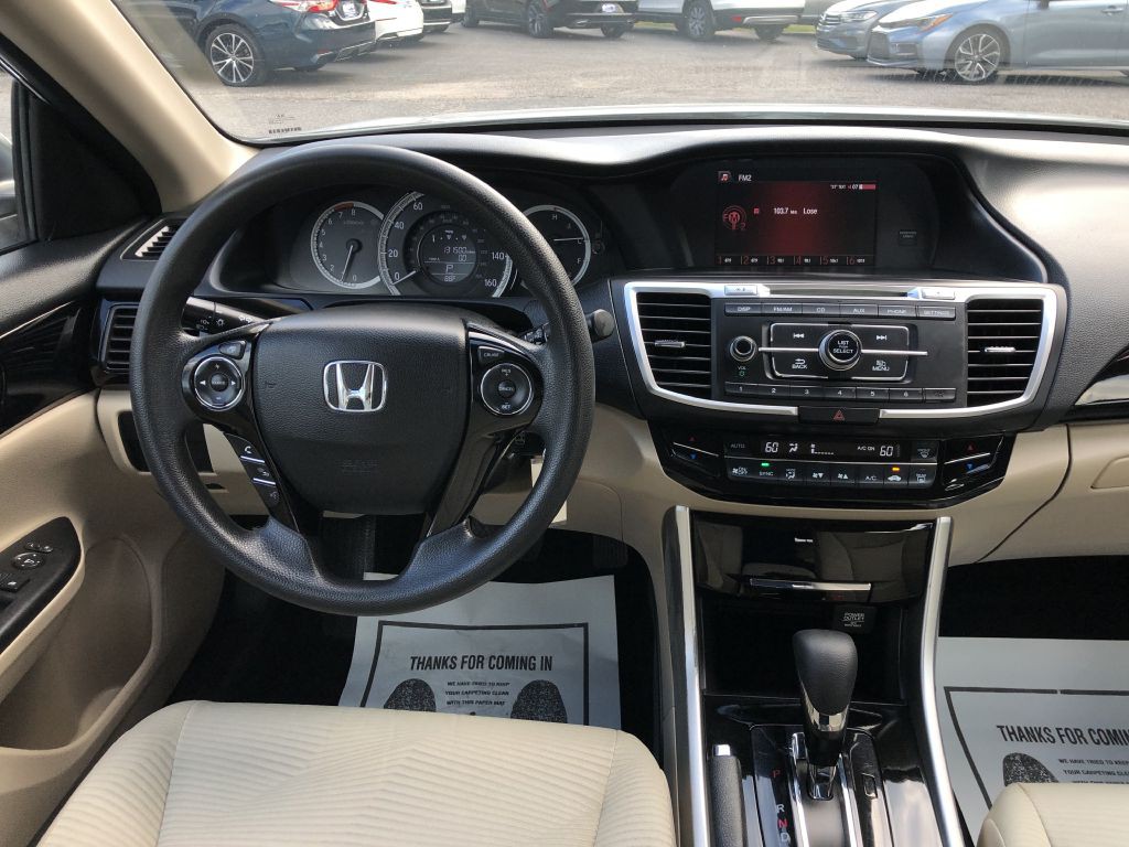 2017 Honda Accord Image 15