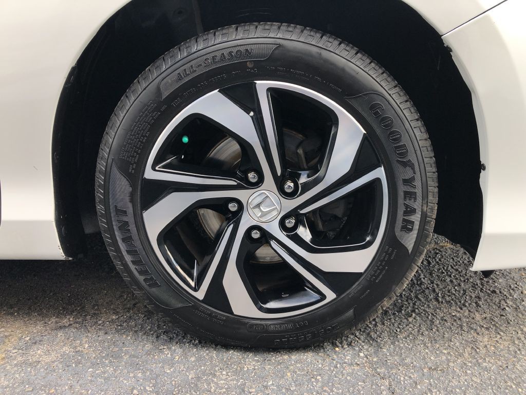 2017 Honda Accord Image 31