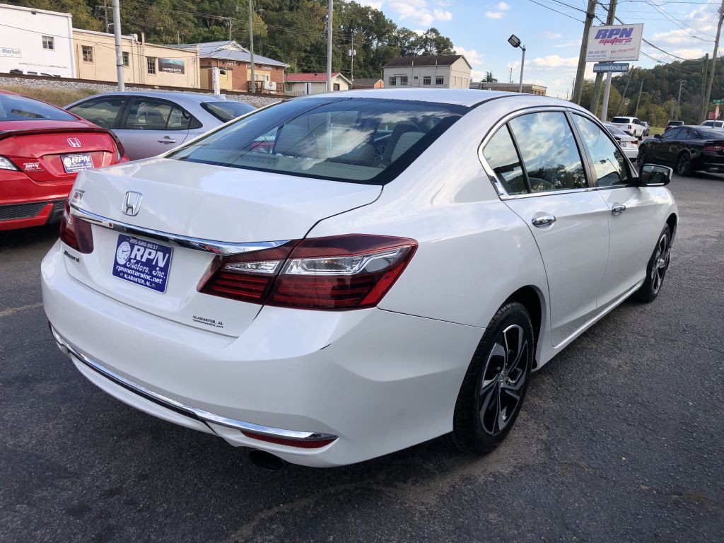 2017 Honda Accord Image 4