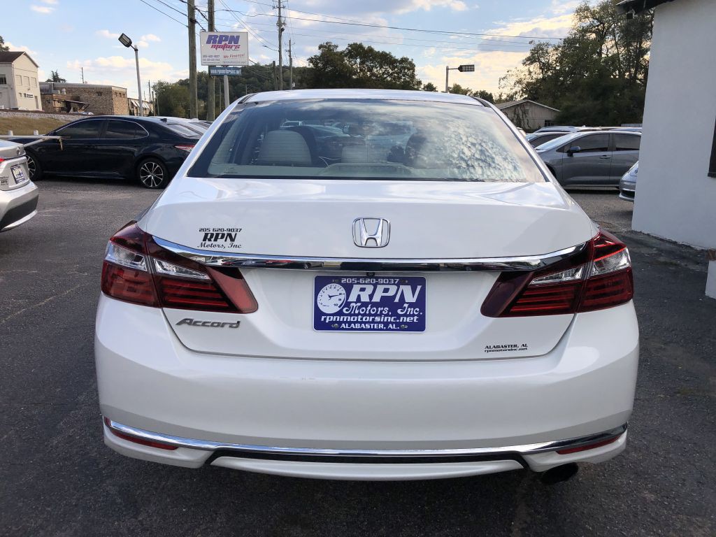 2017 Honda Accord Image 6