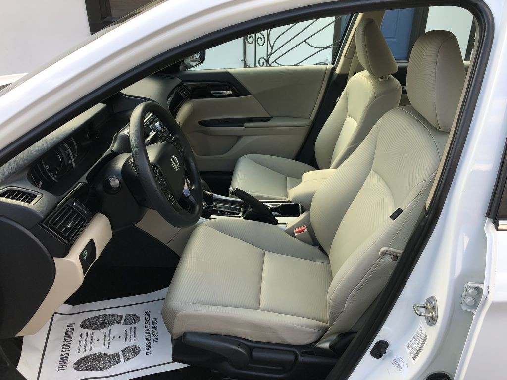 2017 Honda Accord Image 10