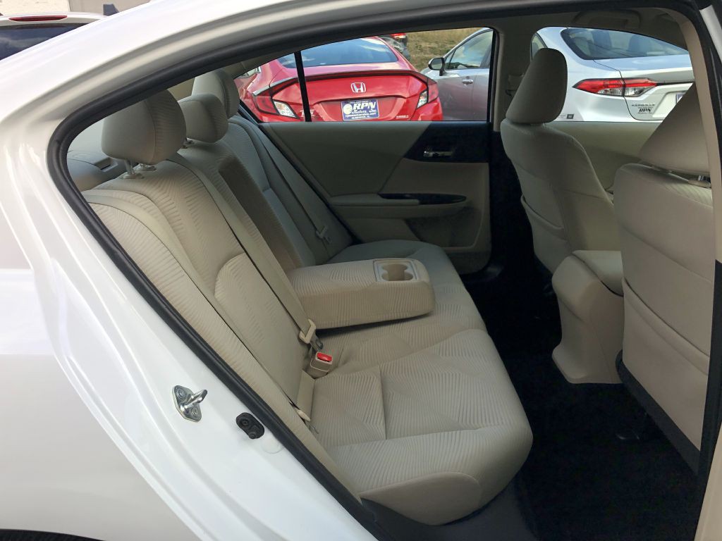 2017 Honda Accord Image 12
