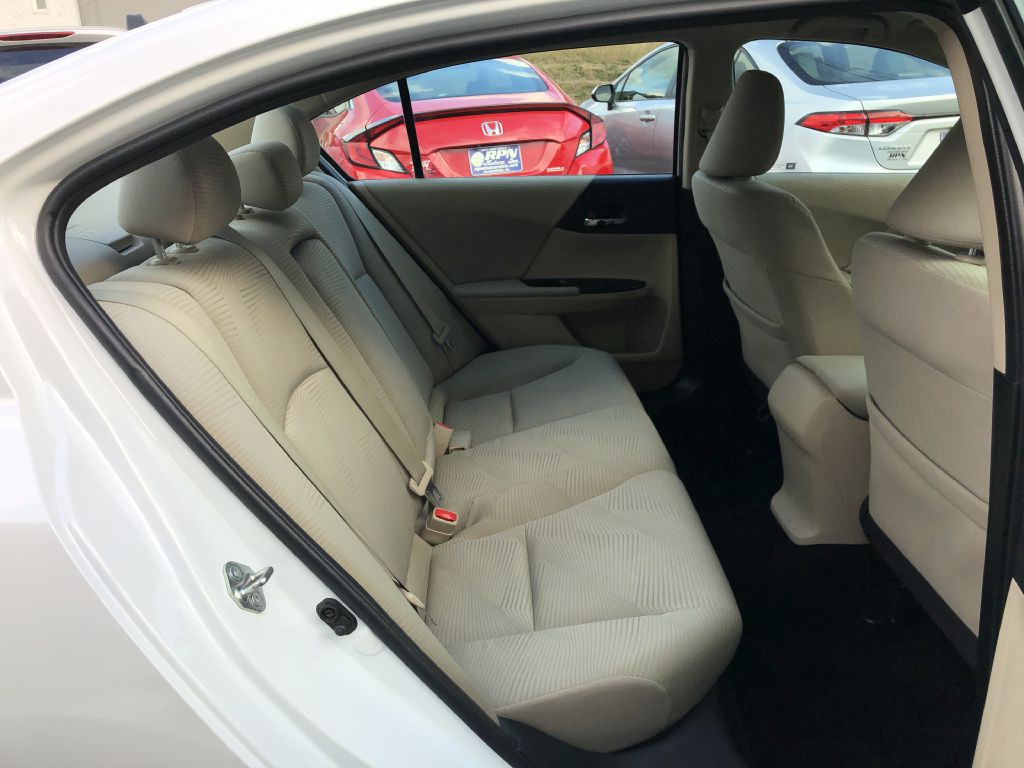 2017 Honda Accord Image 13