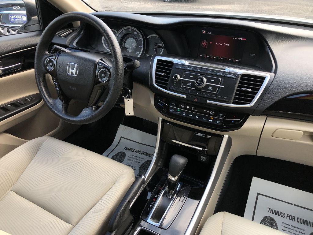 2017 Honda Accord Image 14