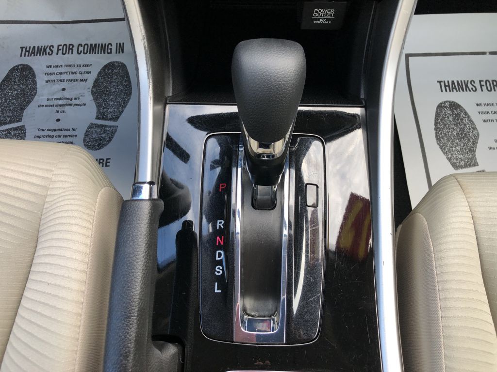 2017 Honda Accord Image 18