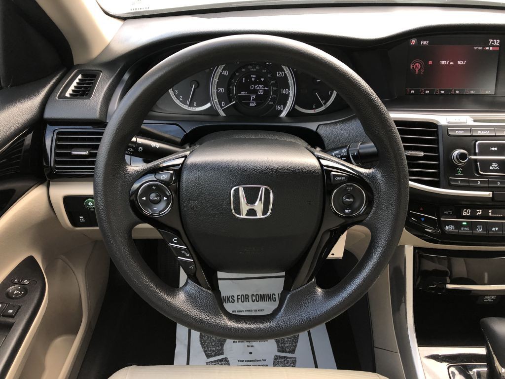 2017 Honda Accord Image 28