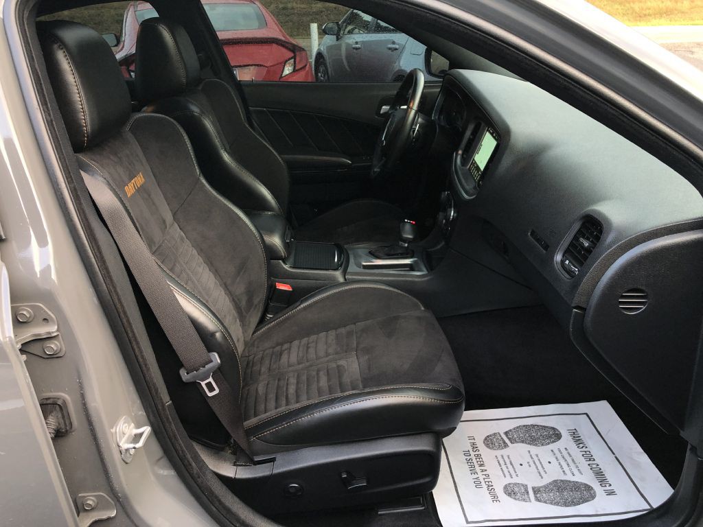 2017 Dodge Charger Image 15