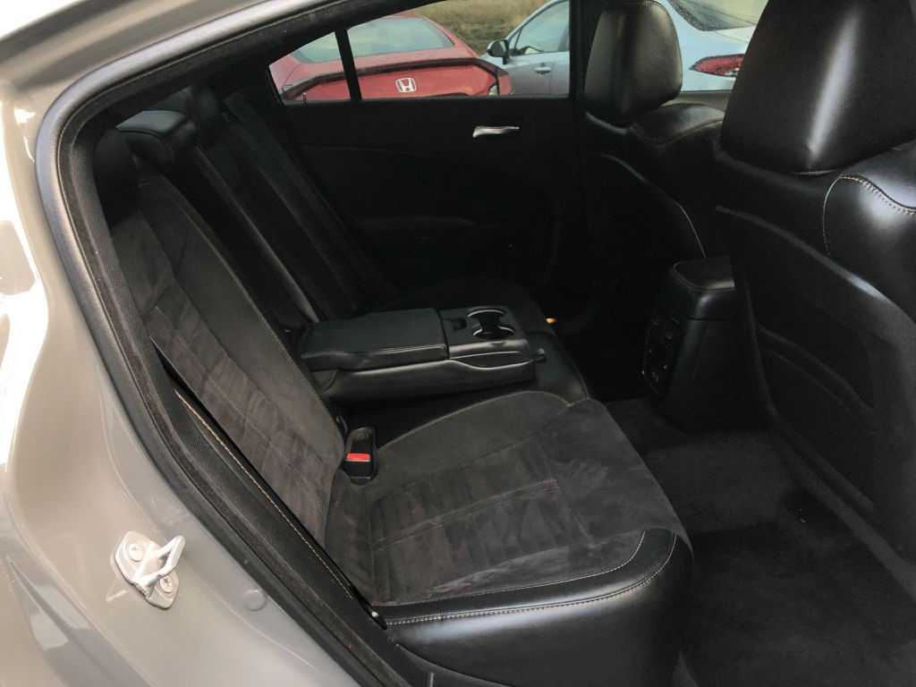 2017 Dodge Charger Image 16