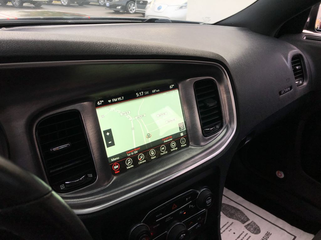 2017 Dodge Charger Image 21