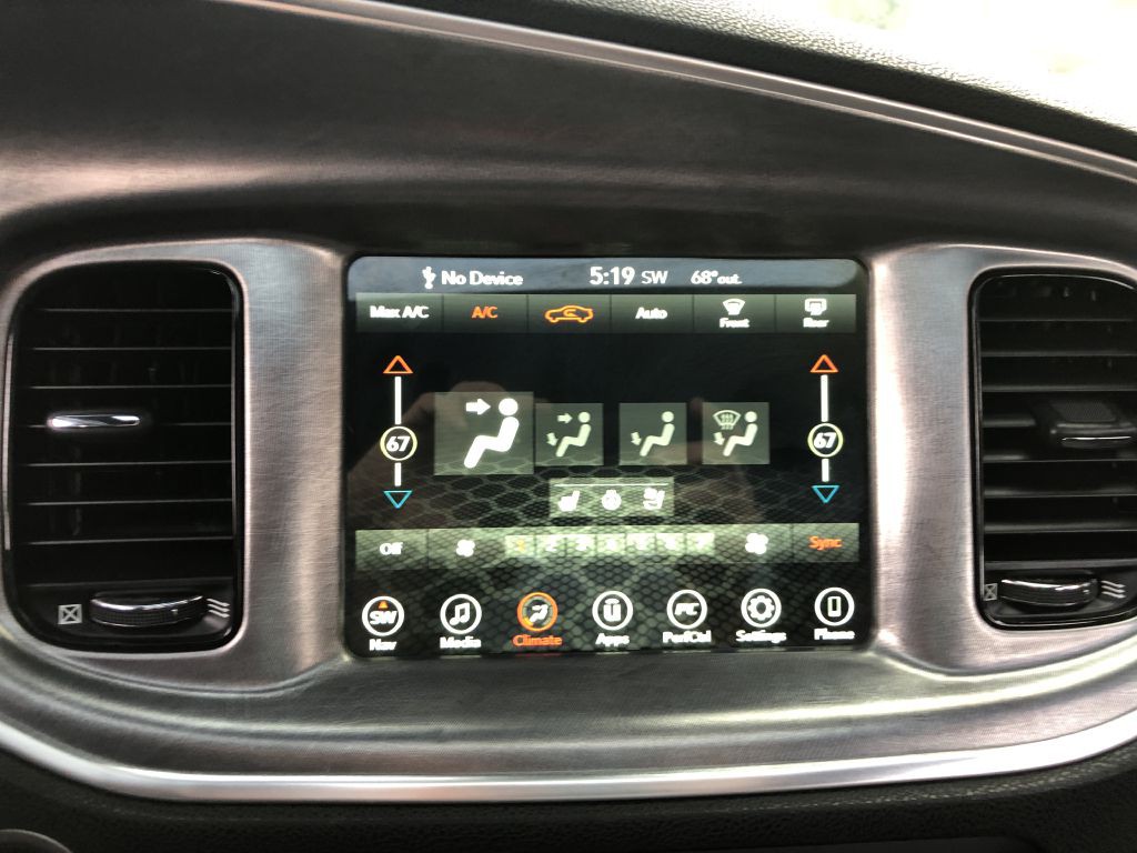 2017 Dodge Charger Image 34