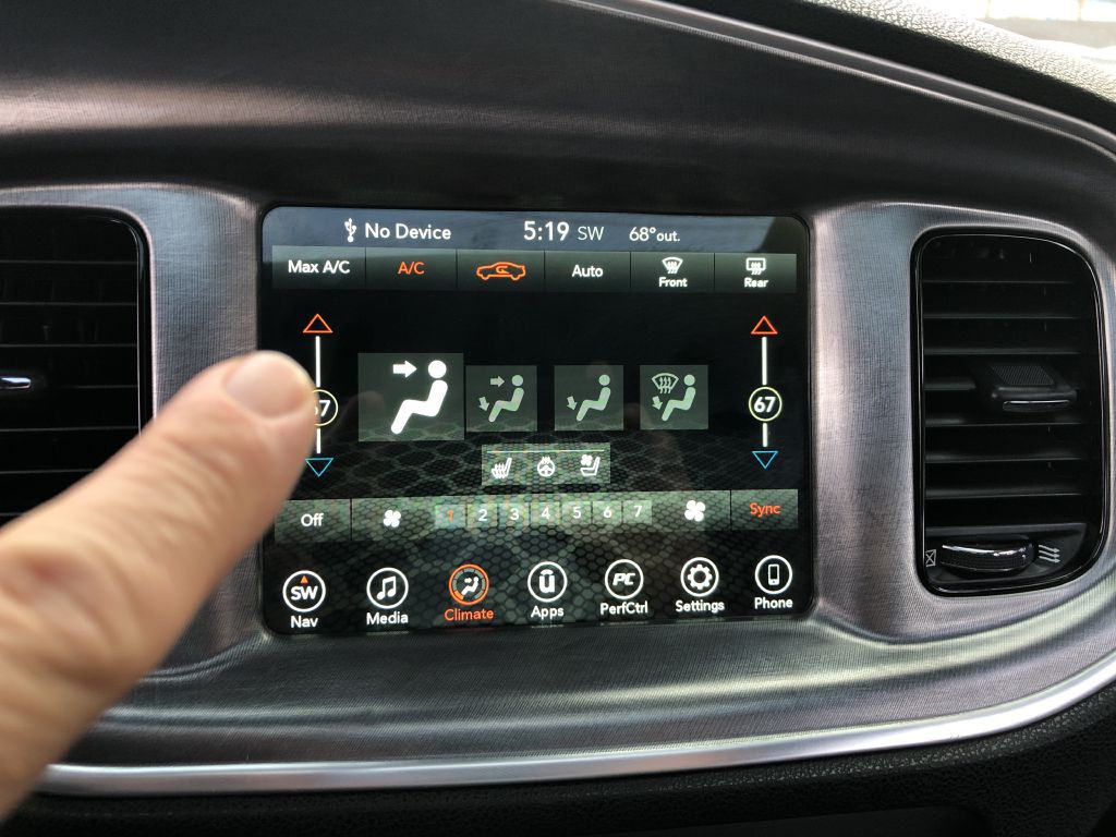 2017 Dodge Charger Image 35