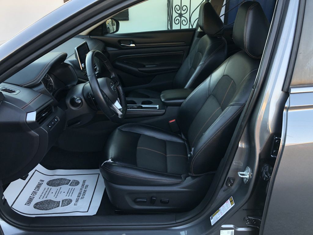 2019 Nissan Altima Image 10