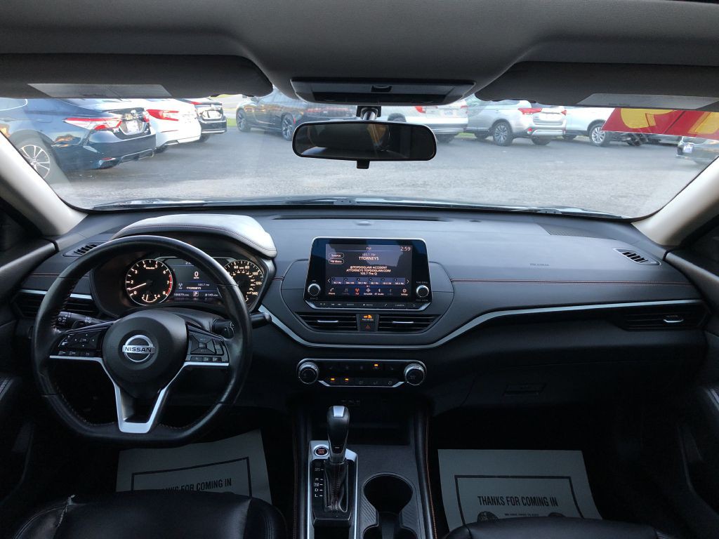 2019 Nissan Altima Image 17