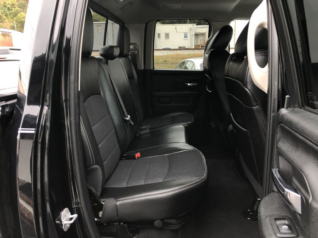 2015 RAM 1500 Image 12