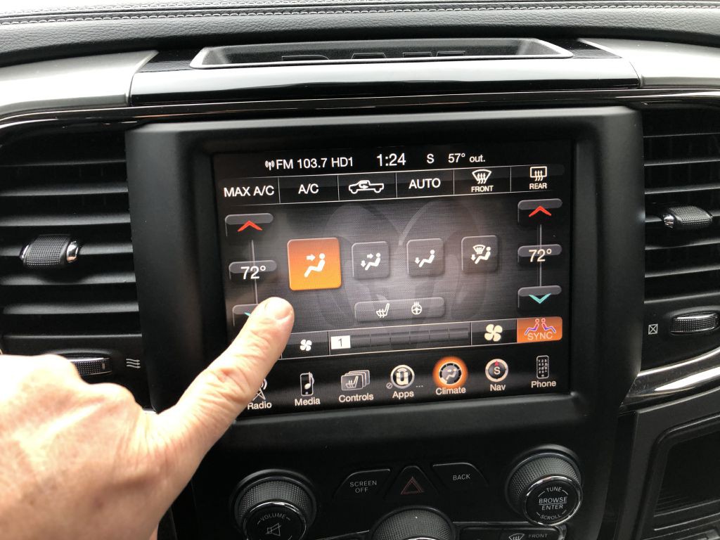 2015 RAM 1500 Image 32