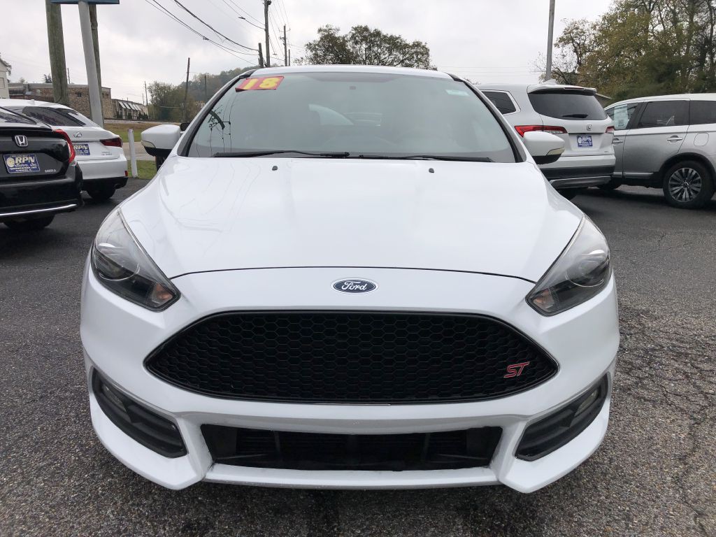 2018 Ford Focus Image 2