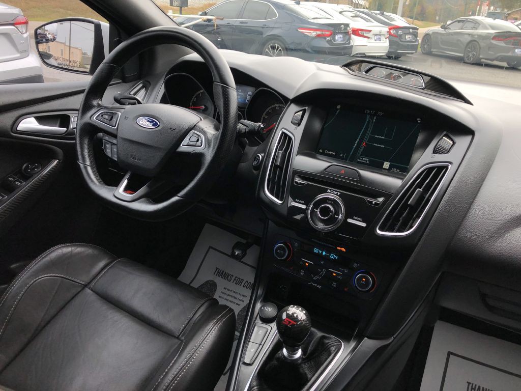 2018 Ford Focus Image 18