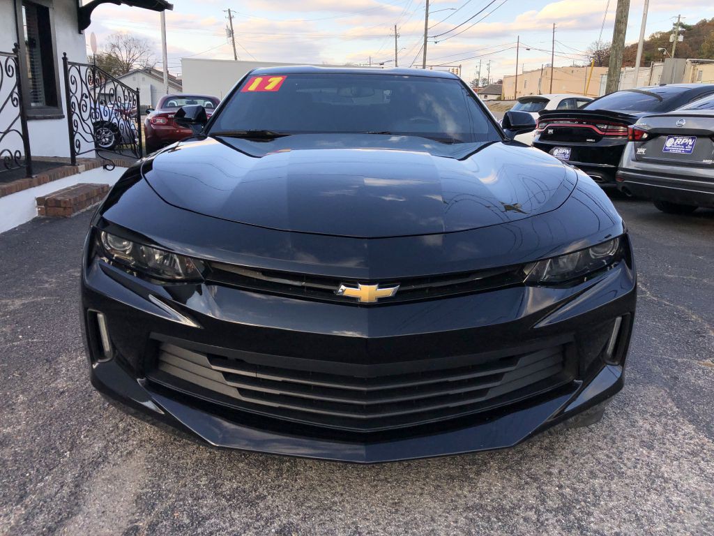 2017 Chevrolet Camaro Image 2