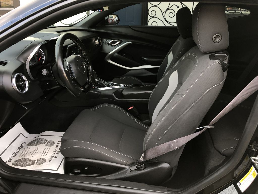 2017 Chevrolet Camaro Image 9