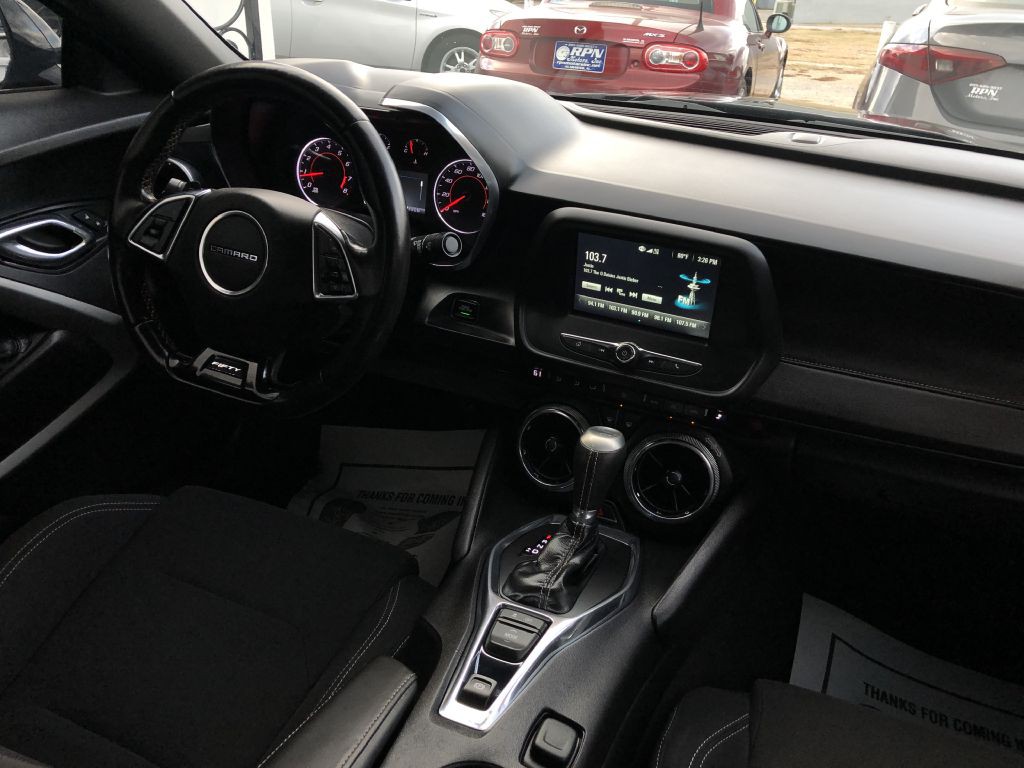 2017 Chevrolet Camaro Image 12