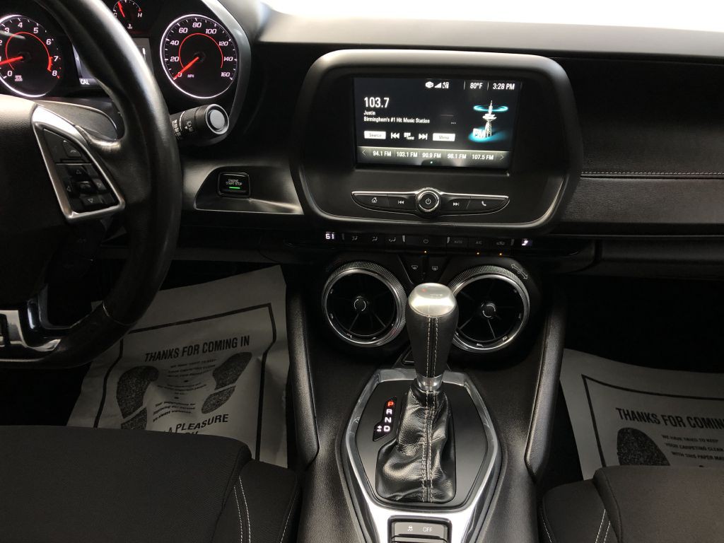 2017 Chevrolet Camaro Image 17