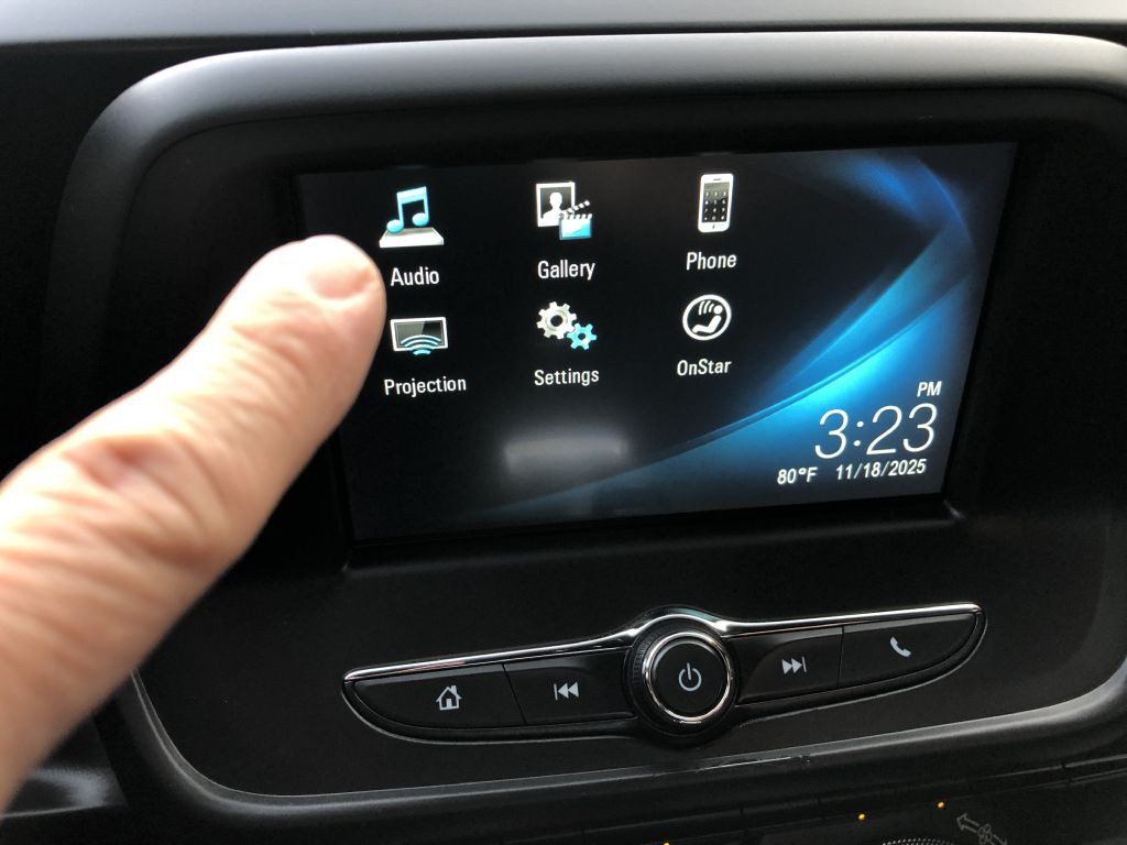 2017 Chevrolet Camaro Image 22