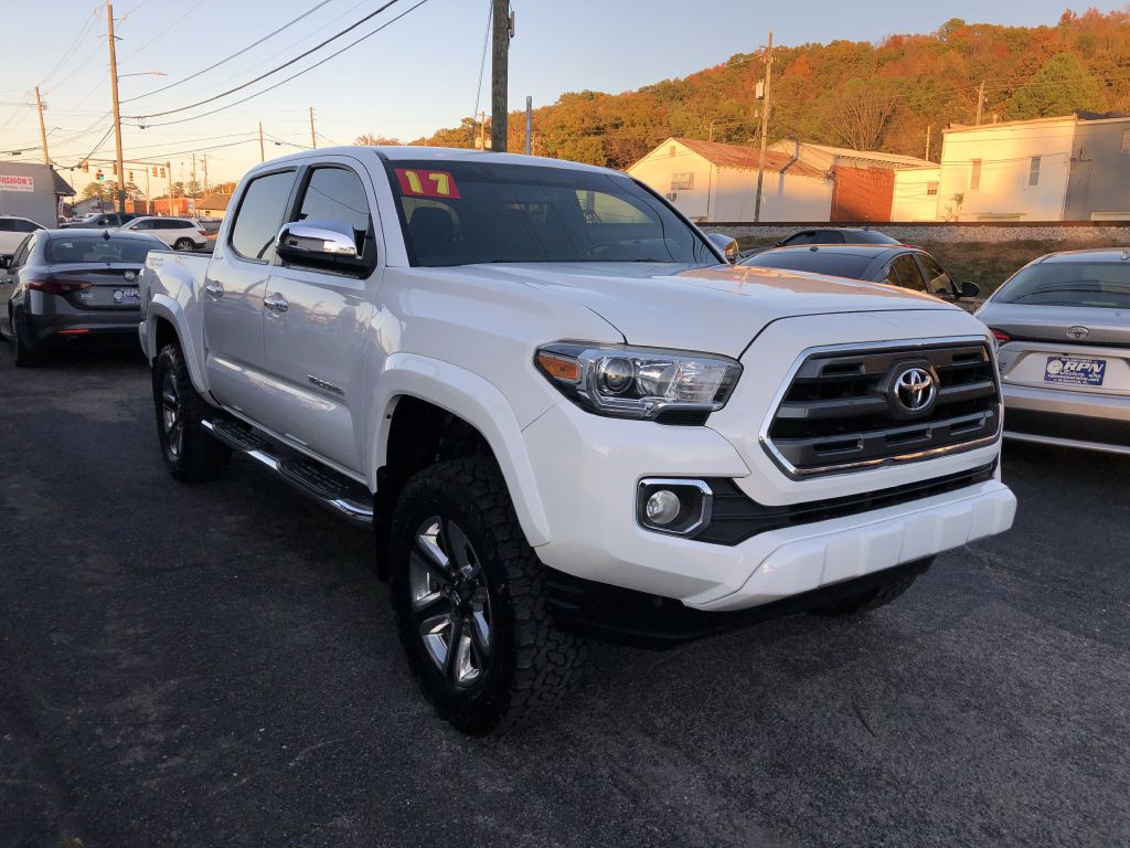 2017 Toyota Tacoma Image 3