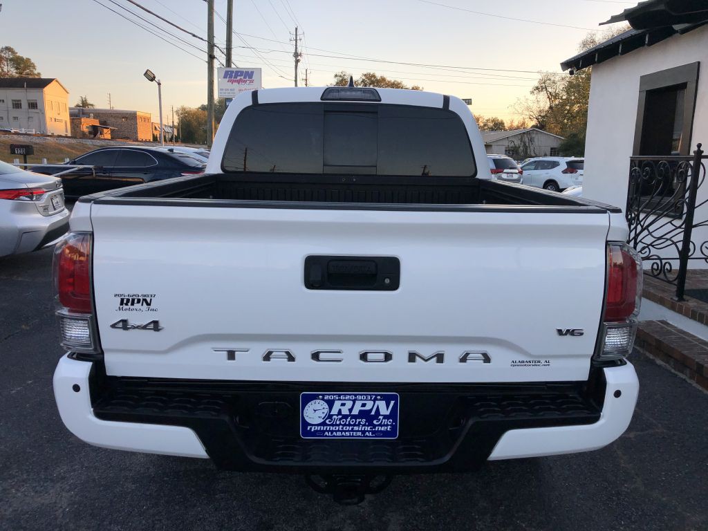 2017 Toyota Tacoma Image 6