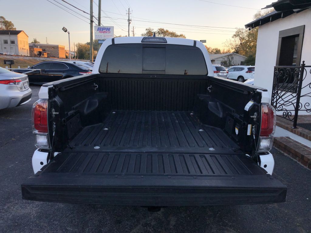 2017 Toyota Tacoma Image 7