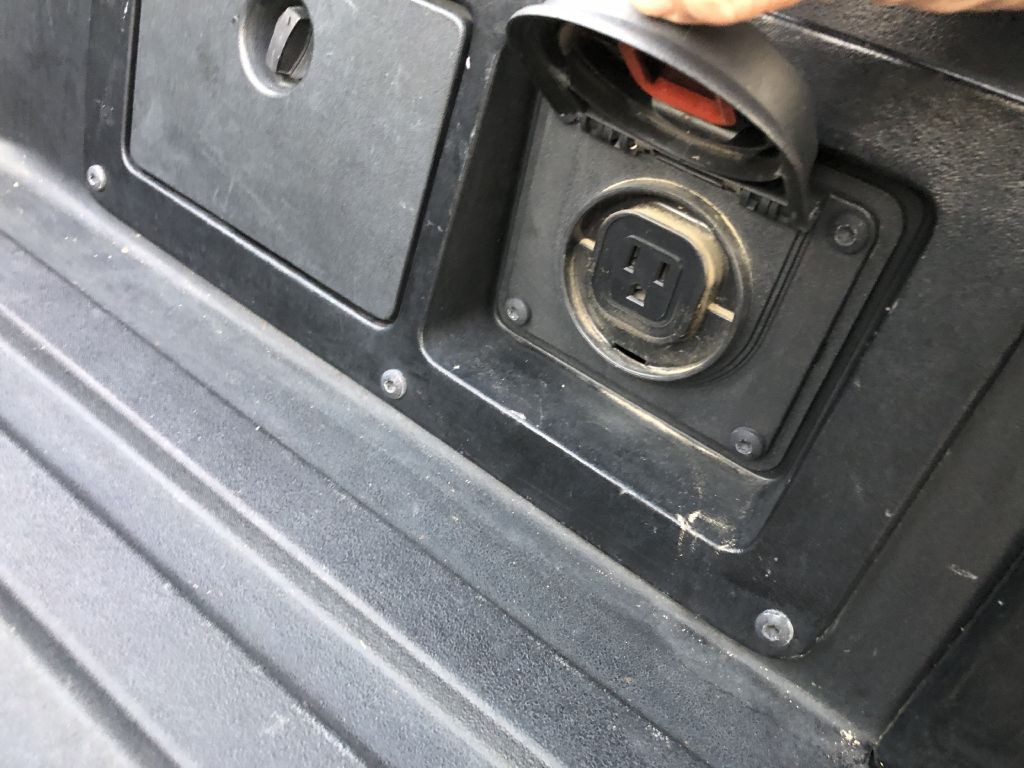 2017 Toyota Tacoma Image 10