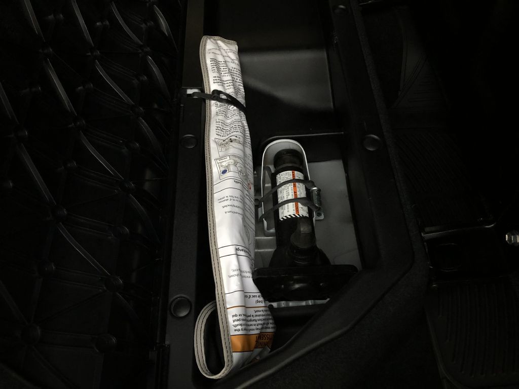 2017 Toyota Tacoma Image 17