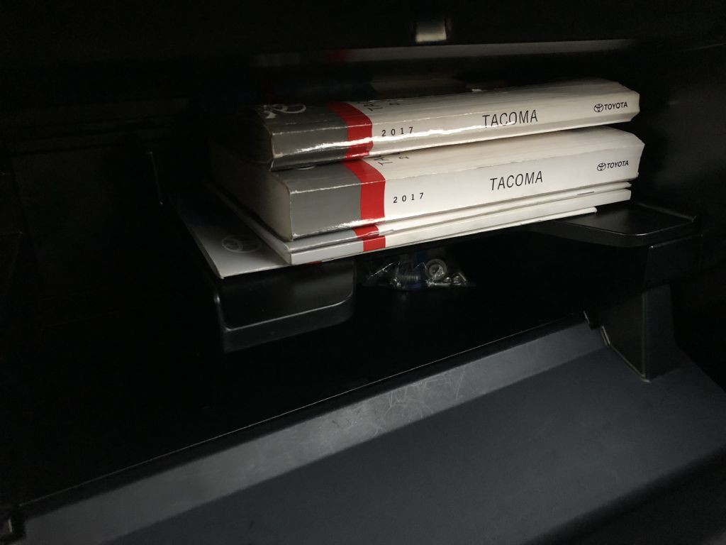 2017 Toyota Tacoma Image 22