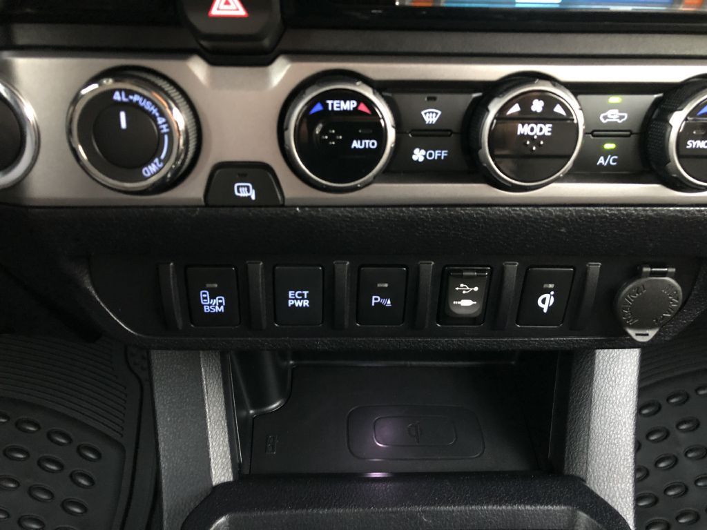 2017 Toyota Tacoma Image 29