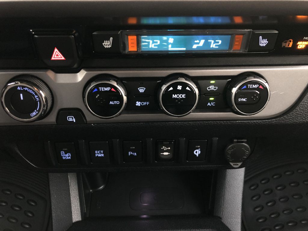 2017 Toyota Tacoma Image 31