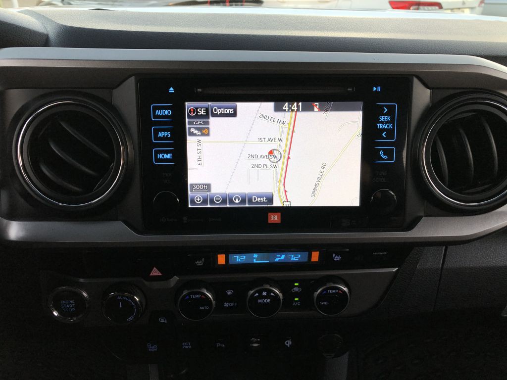 2017 Toyota Tacoma Image 32