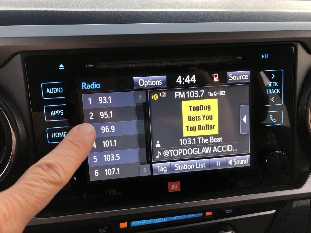 2017 Toyota Tacoma Image 35