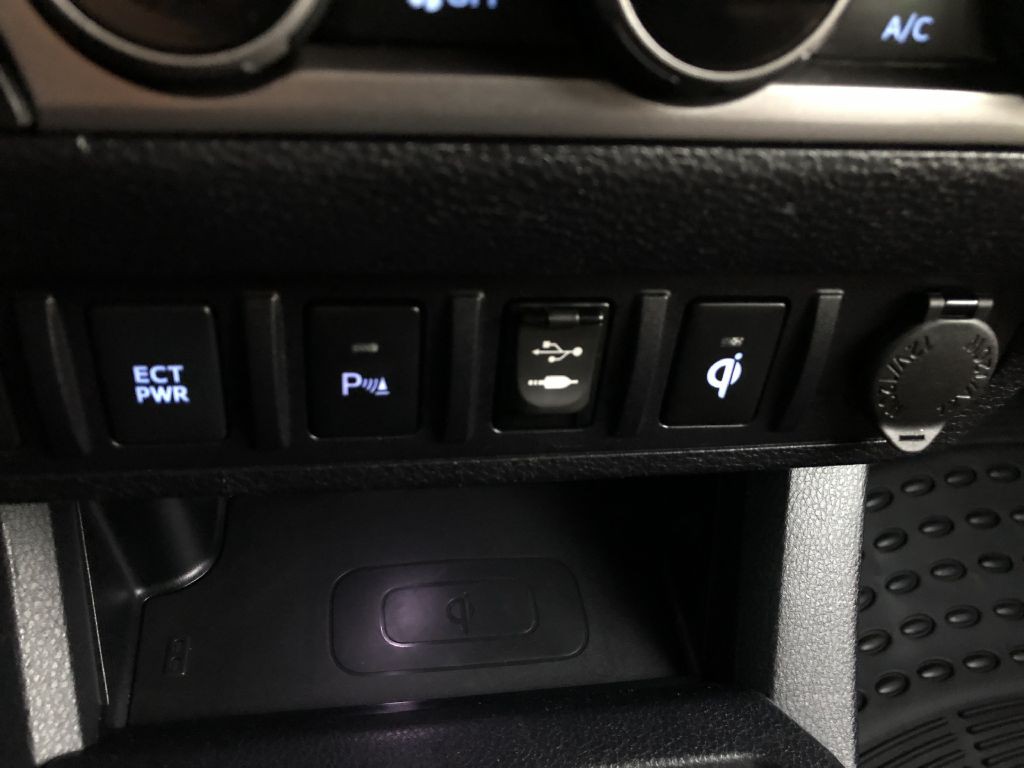 2017 Toyota Tacoma Image 44