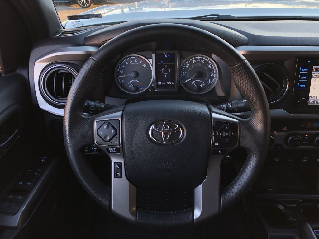 2017 Toyota Tacoma Image 47