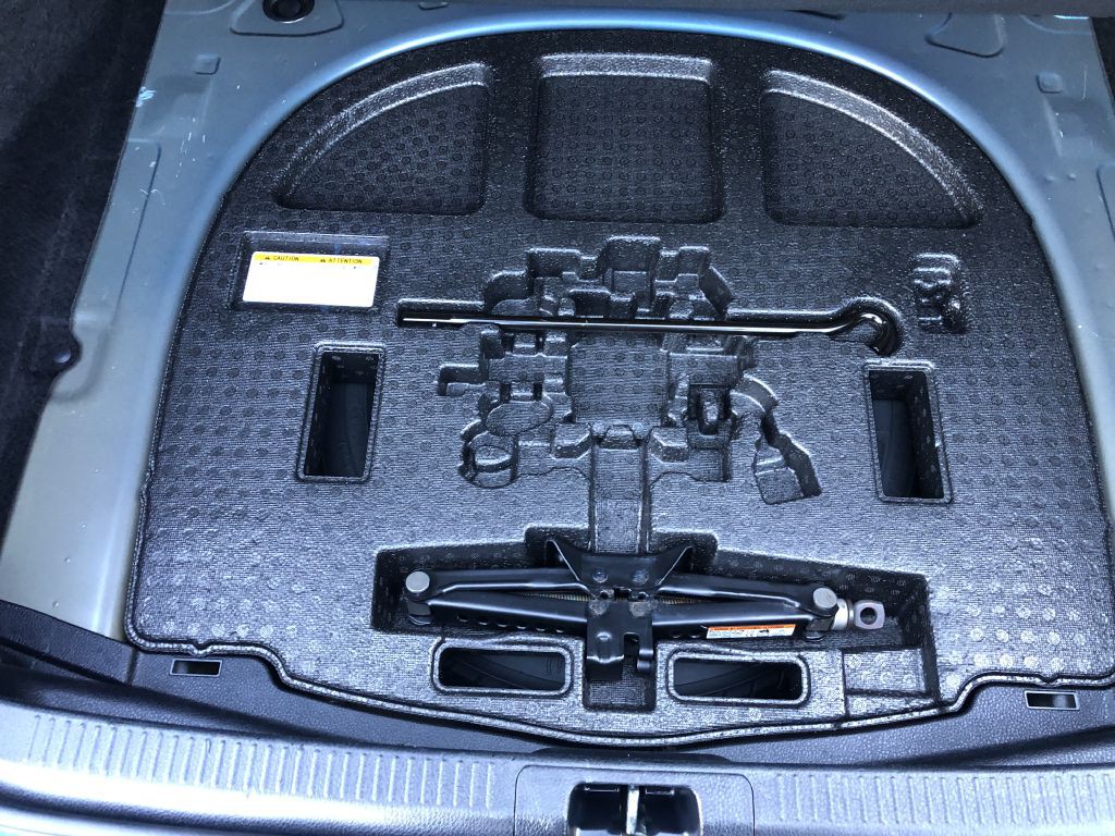 2019 Toyota Camry Image 12