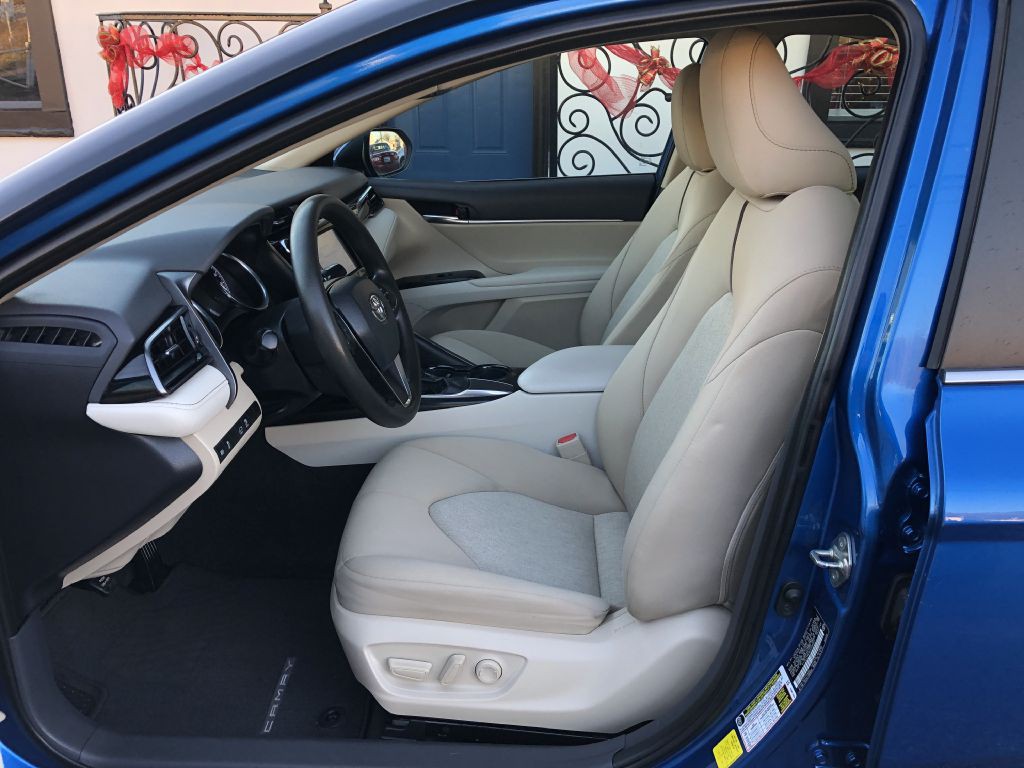 2019 Toyota Camry Image 14