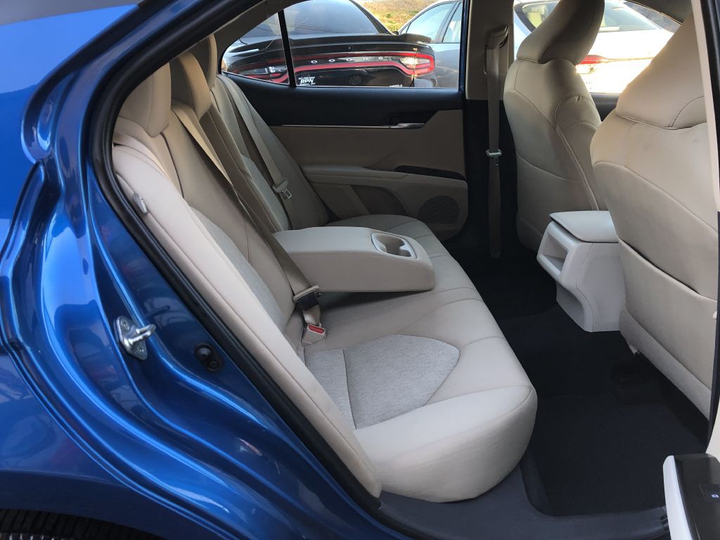 2019 Toyota Camry Image 16