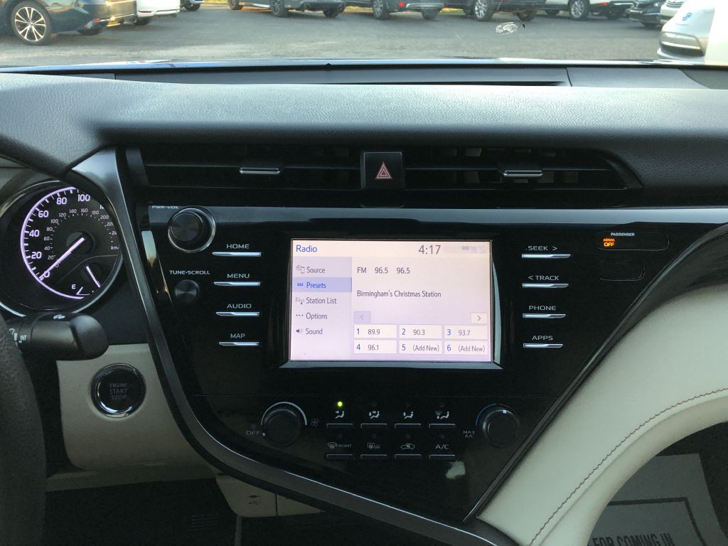 2019 Toyota Camry Image 24